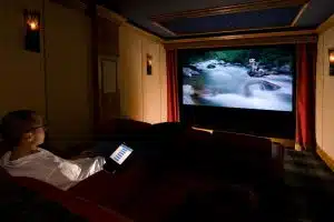 Read more about the article 10 Creative Basement Home Theater Ideas
